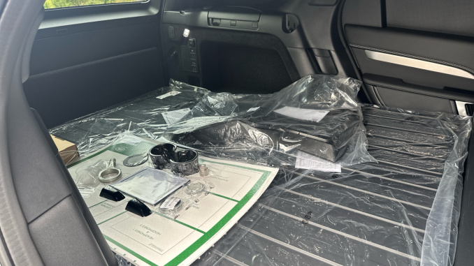 Land Rover Discovery Diesel 3.0 D350 Dynamic HSE Commercial Auto - Image 23